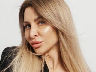 NicoleAriston's Free Profile Image